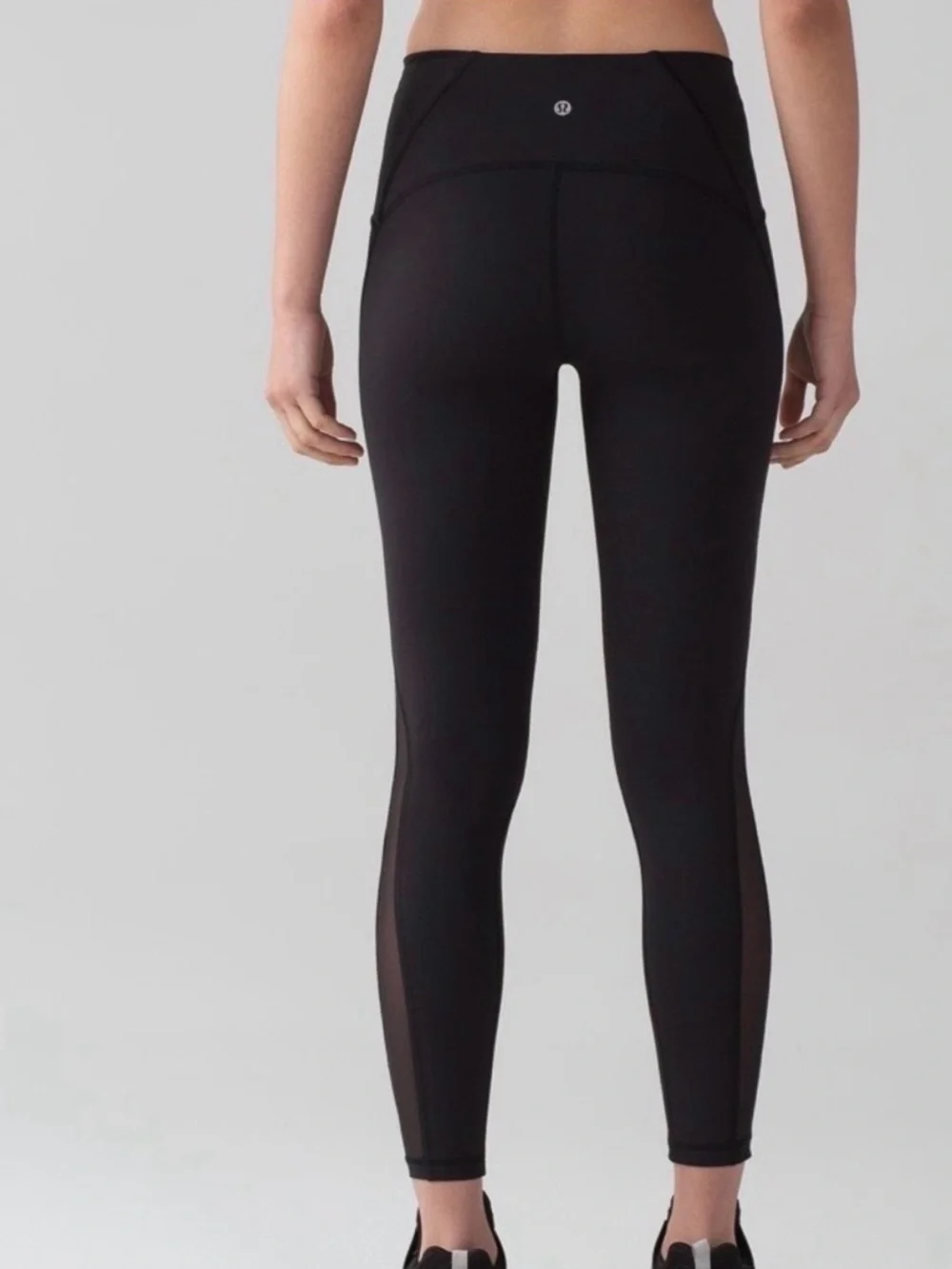 Lululemon Size 6 Black Train Times 7/8 Leggings